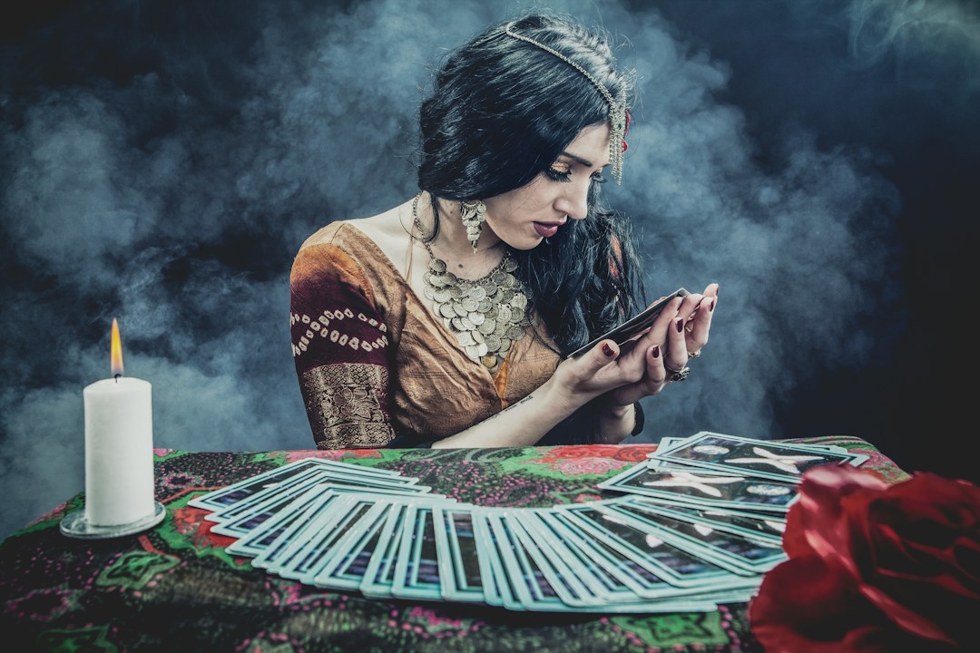What Jewels You Should Wear Based on Your Tarot 3 img